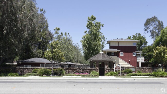 Photo - Stoney Creek Apartments