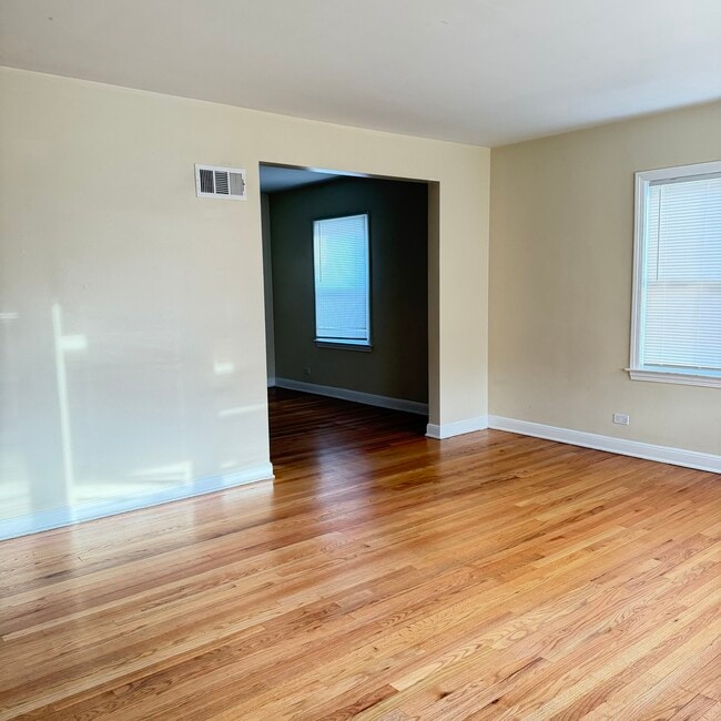 Photo - 7513 Kenton Ave