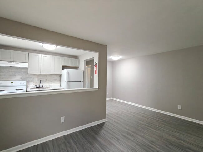 Building Photo - 308 Main St Unit A2