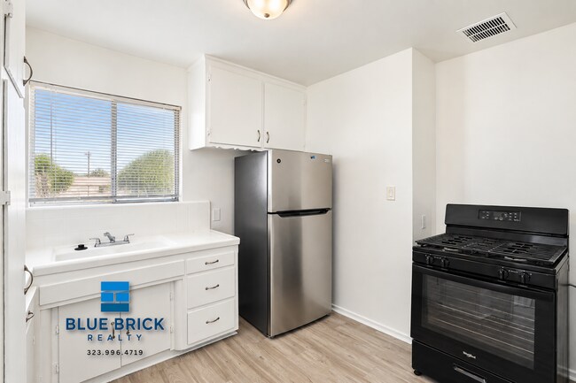 Photo - 7117 Fulton Ave Unit 2