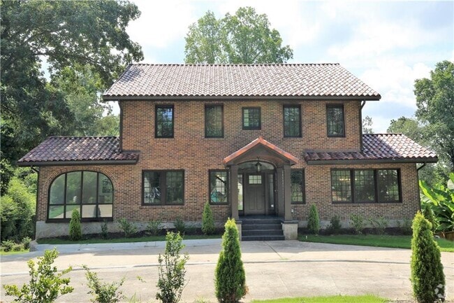 Building Photo - 957 Briarcliff Rd NE Rental
