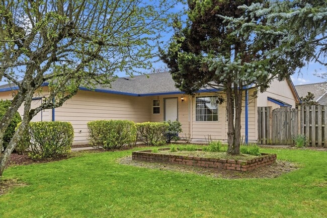 Photo - 313 S Nectarine St