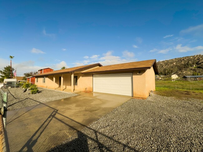 ~RARE FIND~ Newly Remodeled 3 Bedroom Home... - ~RARE FIND~ Newly Remodeled 3 Bedroom Home...