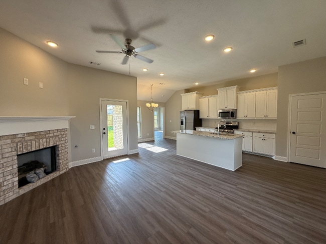 Photo - 112 Madisonville Dr