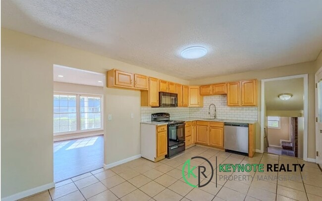 Photo - 125 Teakwood Ln