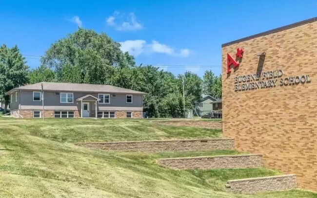 Photo - 1700 E 12th St Unit 3