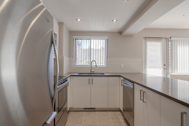 Photo - 3421 Rue Drummond Unité 76