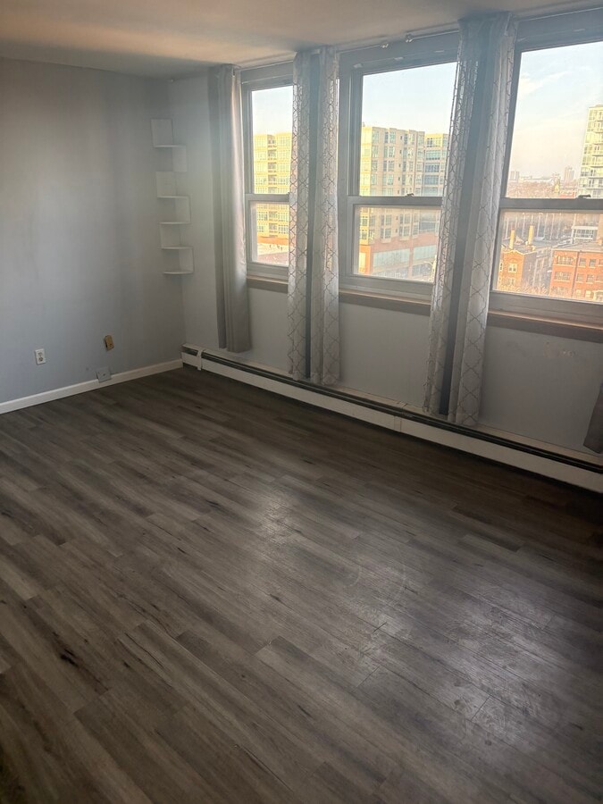 Living Room - 1707 N Prospect Ave Unit 9D