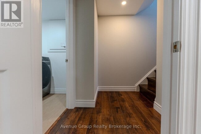 Photo - 306 Wenlock Ave