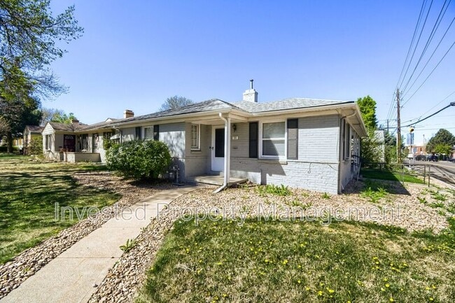 Building Photo - 785 Elm St