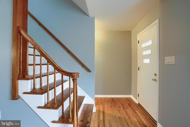 Photo - 685 Knight Rd