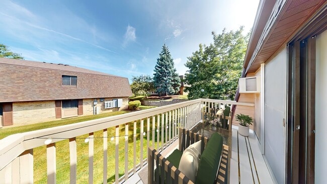Rivershire Apartments