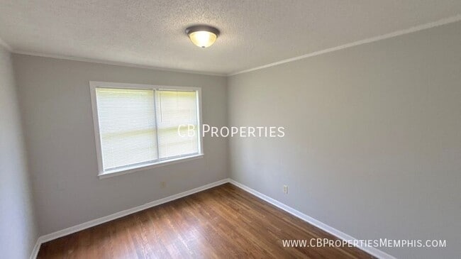 Photo - 2991 Robbiedon St