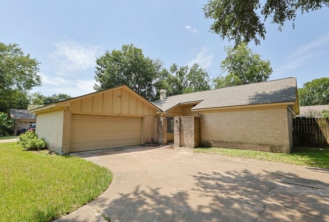 Photo - 22318 Fincastle Dr