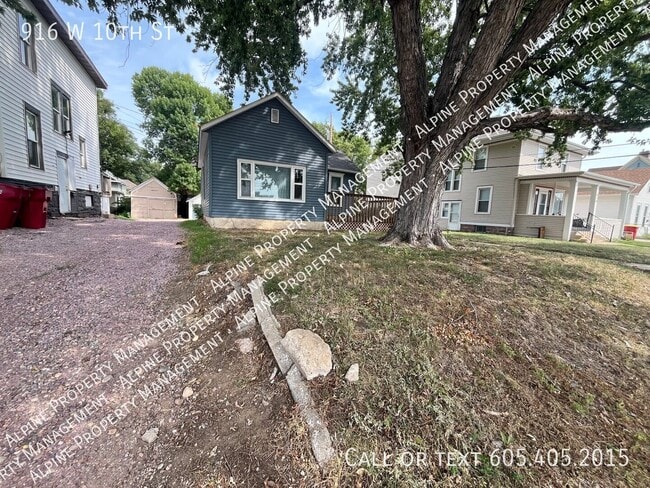 Photo - 916 W 10th St