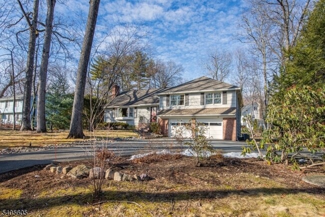 Photo - 237 Morris Ave