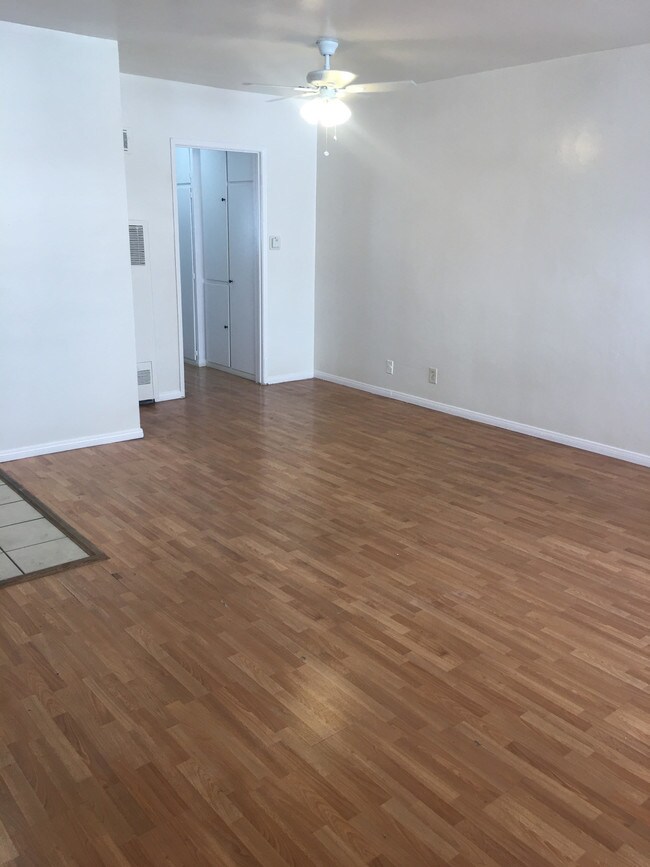 1819 N. Ivar Avenue,