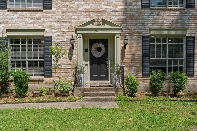 Photo - 2828 S Logrun Cir