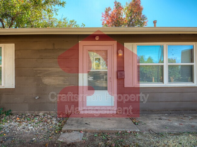 Photo - 224 W 5th St