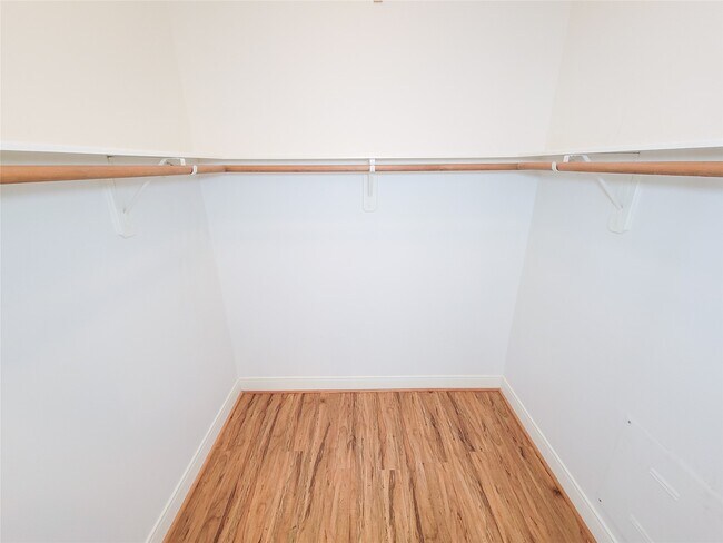 Photo - 1432 Ennis St