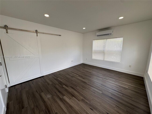 Photo - 3237 SW 4th St Unit 1