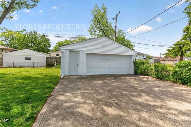 Photo - Newly Remodeled, Spacious House, 2 Car Garage