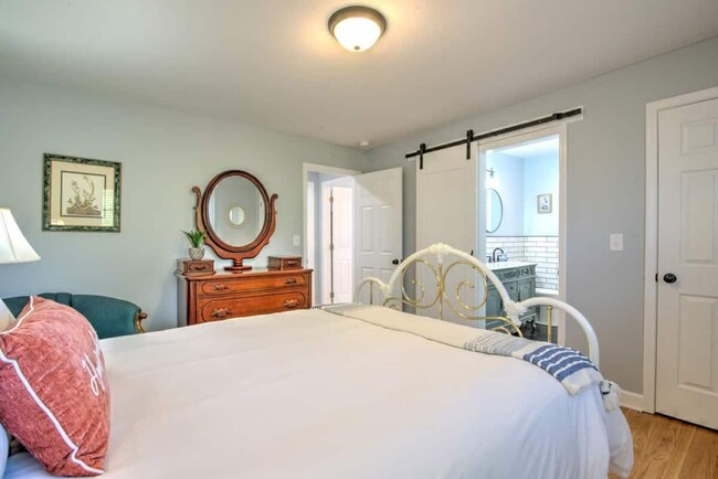 Photo - 201 Springdale Rd