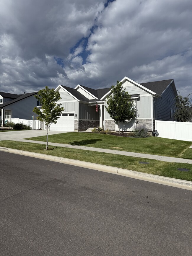 Photo - 1712 S 1160 E