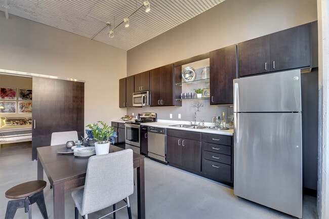 Rayette Lofts