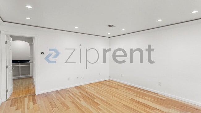 Photo - Unit