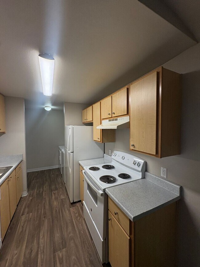 Photo - Spacious 3x2 Bath Apartment with Washer/ Dryer & Private Patio Apply by 7/11 get 1 MONTH FREE Unit 69