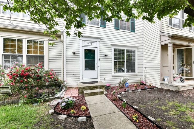 Building Photo - 1776 Rochelle Ct