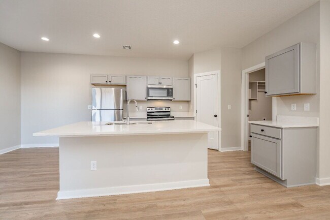 Photo - 1902 Cody Ln