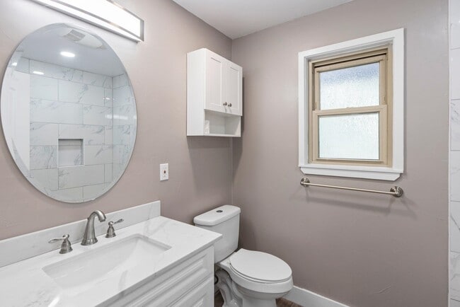 Photo - 902-902 Sherwood Forest Dr