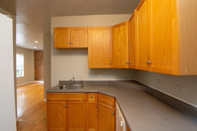 Photo - 4220 N Paulina St Unidad E05P