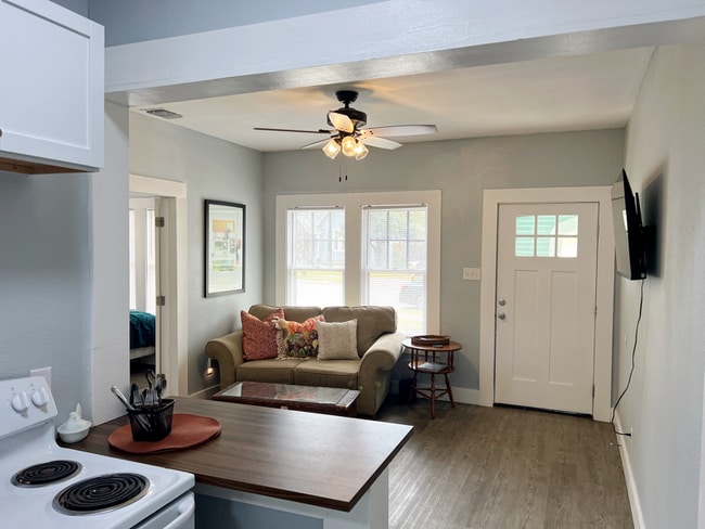 Photo - 715 W Hollywood Ave