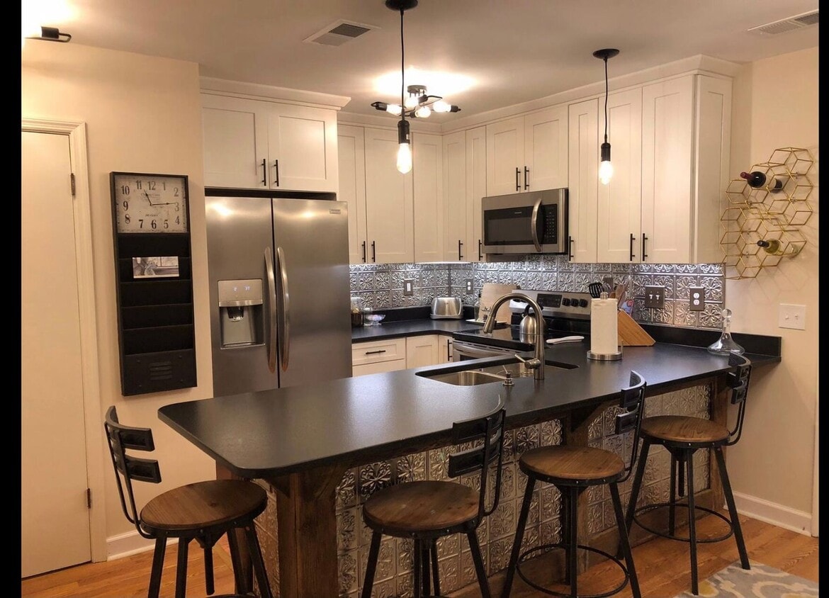 2 Bedroom, 1.5 Bath Fully Renovated Townhome - 2 Bedroom, 1.5 Bath Fully Renovated Townhome