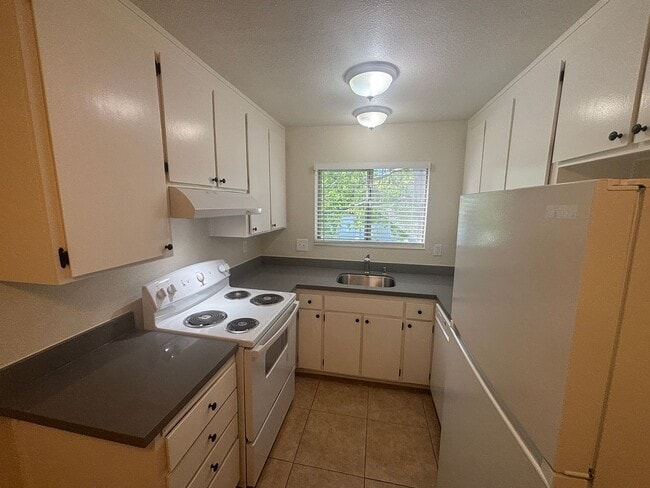 Photo - 4116 Loveridge Road