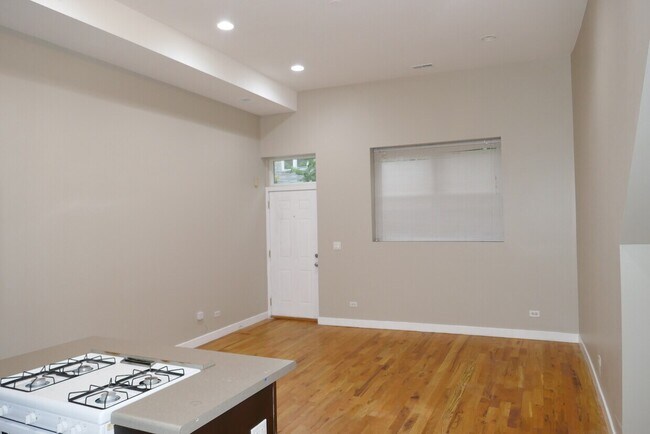 Photo - 1463 W Huron St Unit 1F