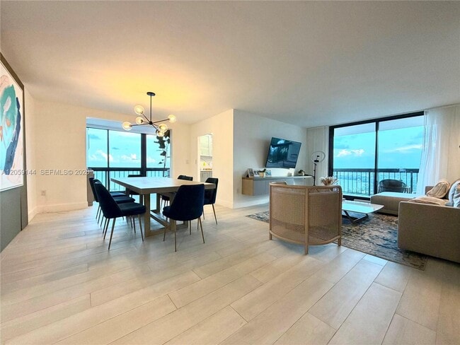 2333 Brickell Ave Unit 2512