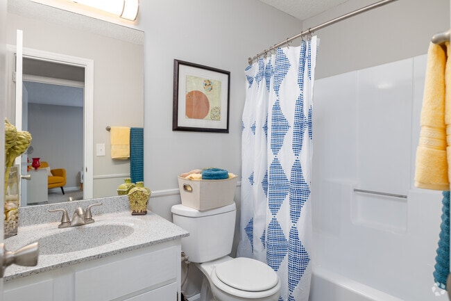 1BR, 1BA - 680SF - Bathroom - Park Canyon