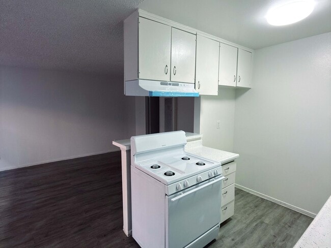 Photo - 13611 Doty Ave Unit 213