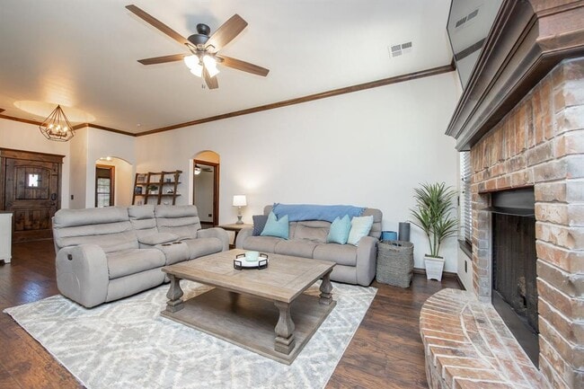 Photo - 18121 Haslemere Ln