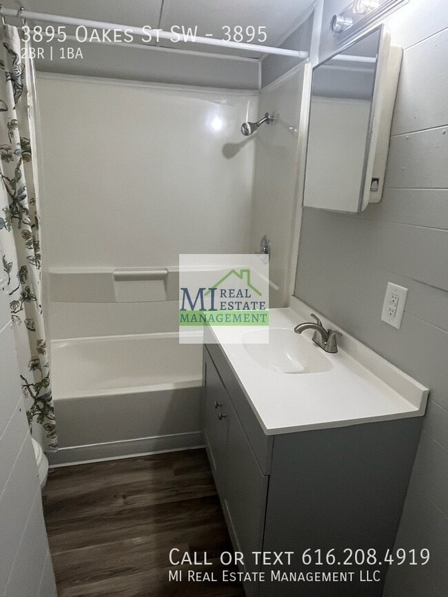 Photo - 3895 Oakes St SW Unit 3895