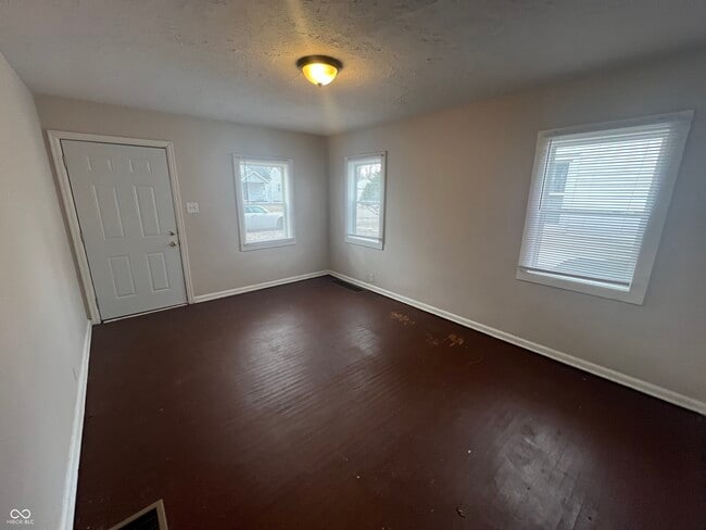 Photo - 3915 Hillside Ave