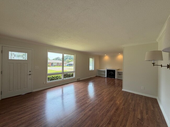 Photo - 524 Graycroft Dr SW