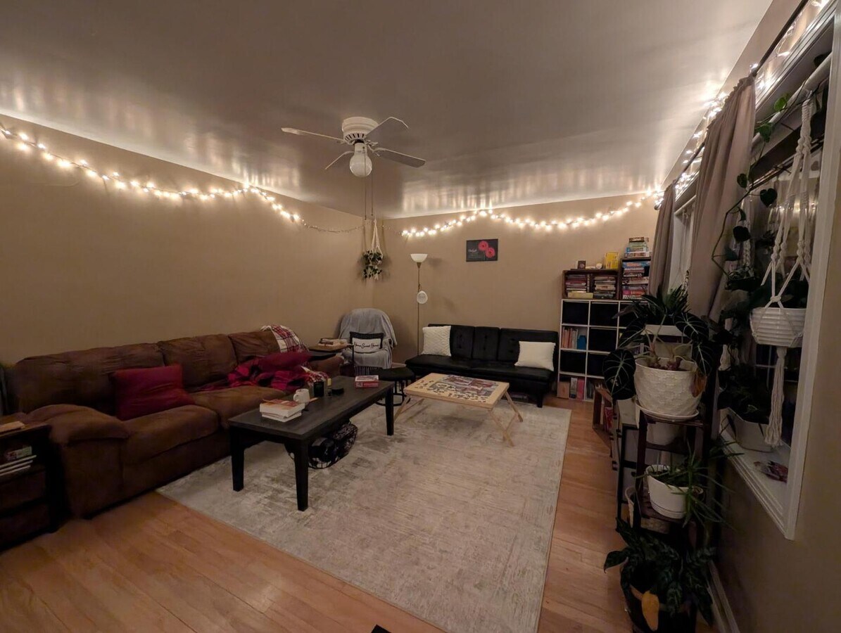 Photo - 522 Main Ave N