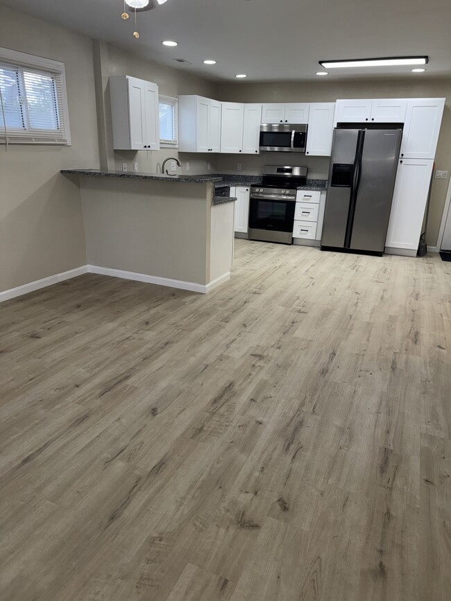 Photo - 901 Haledon Rd