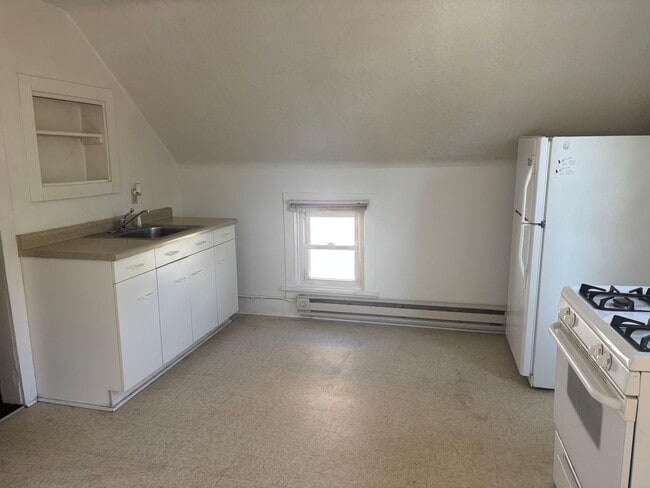 Photo - 1675 Van Buren Ave Unit Upper