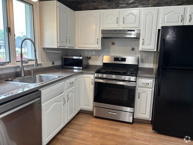 Building Photo - 1614 Woodford Way Rental